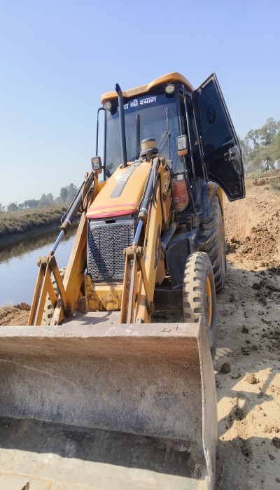 jcb mashin barsana